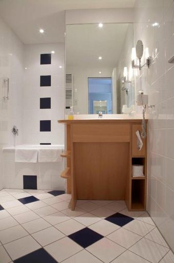 Bathroom 4, Hotel Baseler Hof, Hamburg