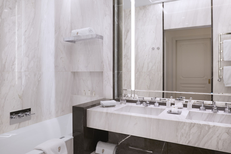 Bathroom 5, Hôtel de Paris Monte-Carlo, Monaco