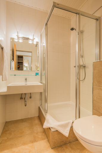 Bathroom 5, Hotel Unter den Linden, Krems an der Donau Stadt