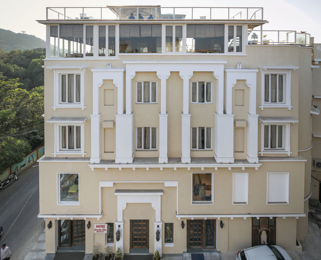 Exterior & Views
