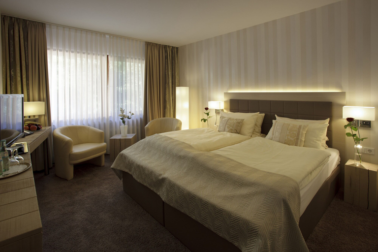 Bedroom 3, Hotel Seegarten, Hochsauerlandkreis