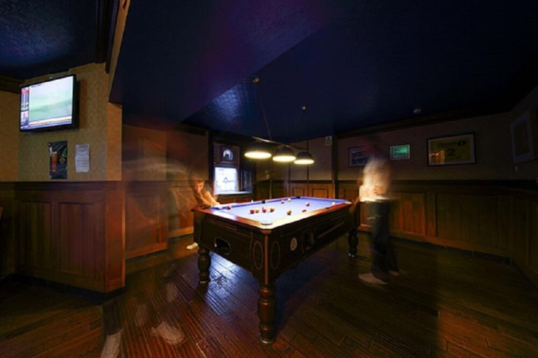Others 5, The Station Hotel, Angus