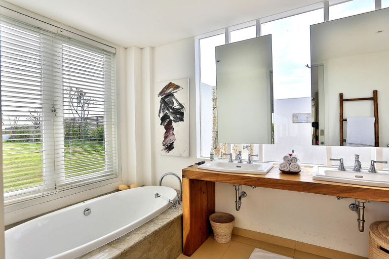 Bathroom 4, Villa Putih, Klungkung