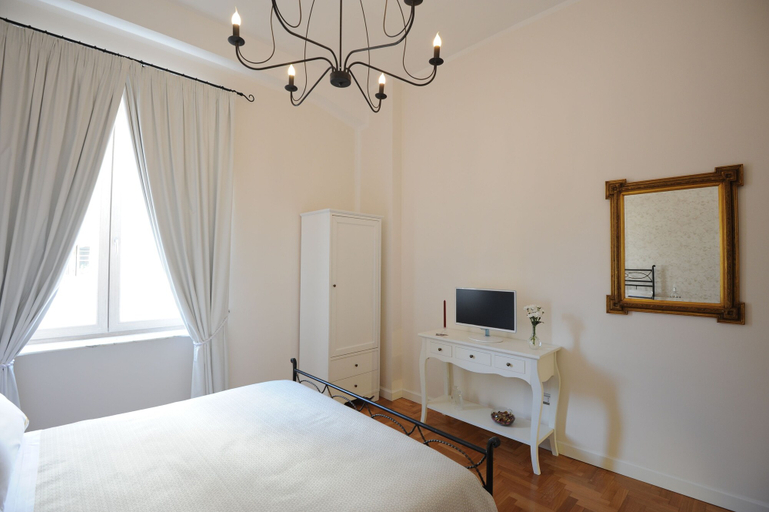 Bedroom 2, Residenza Borbonica, Napoli