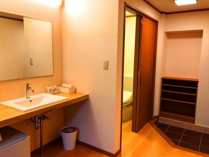 Bathroom 3, Misasa Onsen Seiryusou, Misasa