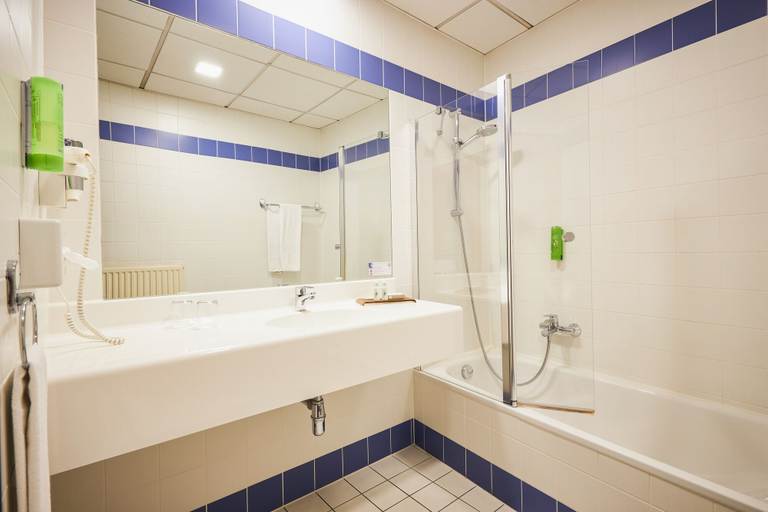 Bathroom 5, Hotel Landskron, Bruck-Mürzzuschlag