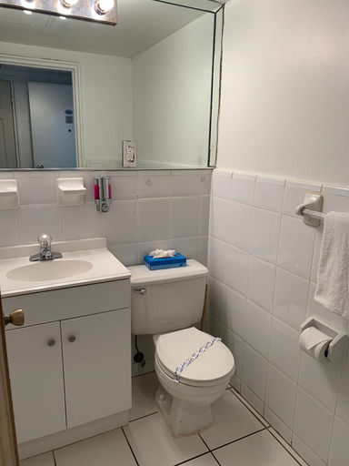 Bathroom 5, Ocean Front Casablanca Studios with FULL KITCHENS & Beach access By BL Rentals, Miami-Dade