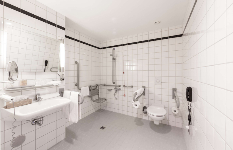 Bathroom 4, Radisson Blu Hotel, Hannover, Region Hannover
