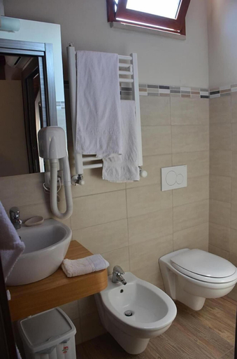 Bathroom 5, Casa Bella Vista, Messina