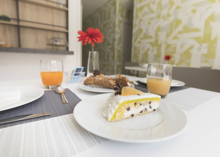 Food & Drinks 5, Thalya Luxury Rooms, Syracuse