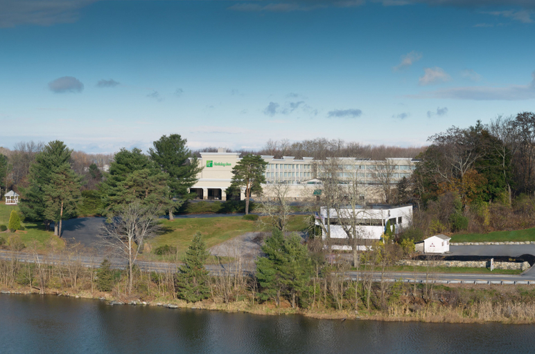 Exterior & Views 4, Holiday Inn & Suites MARLBOROUGH by IHG, Middlesex
