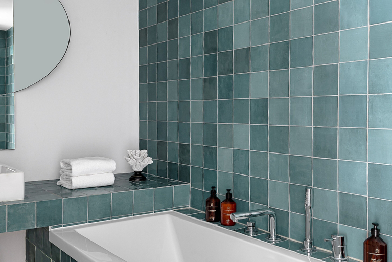 Bathroom 4, Maison des Ambassadeurs, Charente-Maritime
