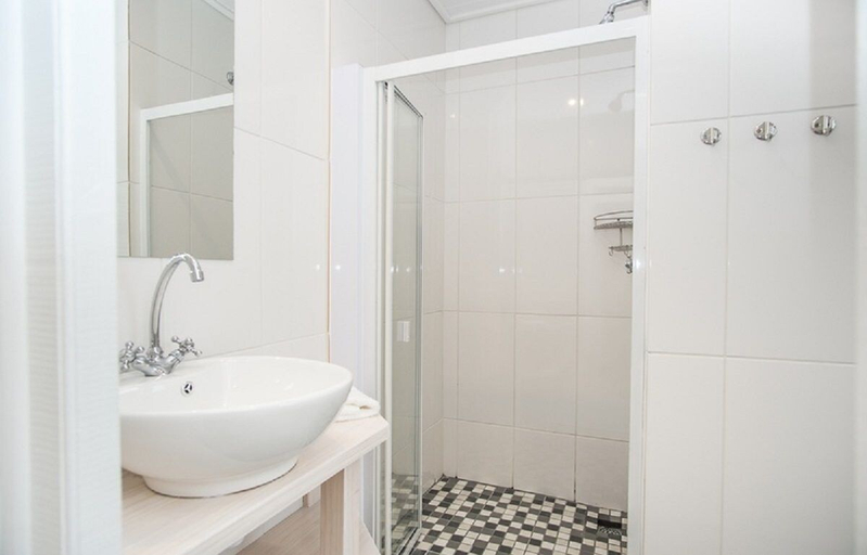 Bathroom 4, Fork West Apartments - Ground Floor 8, West Coast