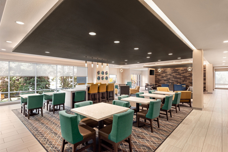 Food & Drinks 5, La Quinta Inn & Suites by Wyndham Clovis CA, Fresno