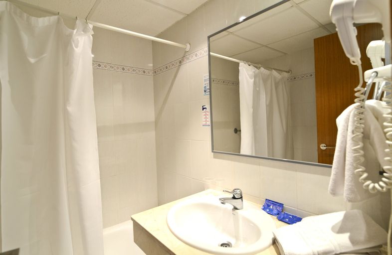 Bathroom 5, Hotel Amoros, Baleares