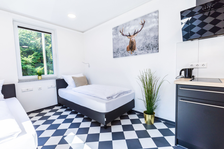 Bedroom 3, Pension Bottwartal, Heilbronn