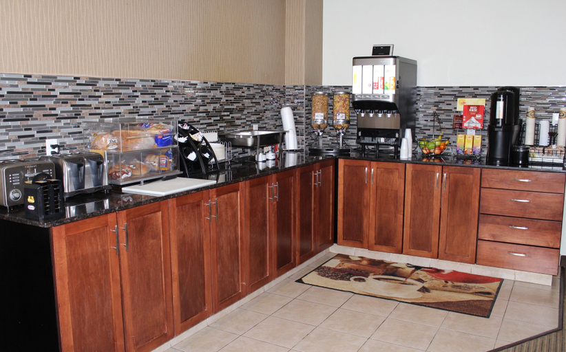 Food & Drinks 5, Foxwood Inn & Suites, Division No. 18