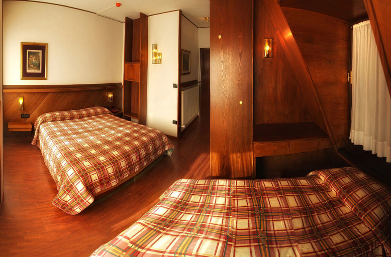 Bedroom 3, Hotel Paladin, Trento