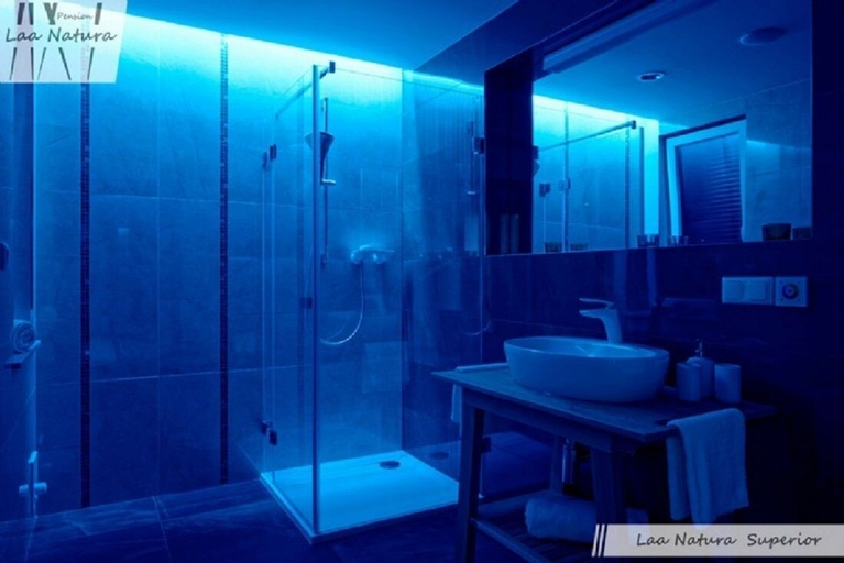 Bathroom 4, Pension Laa Natura, Mistelbach