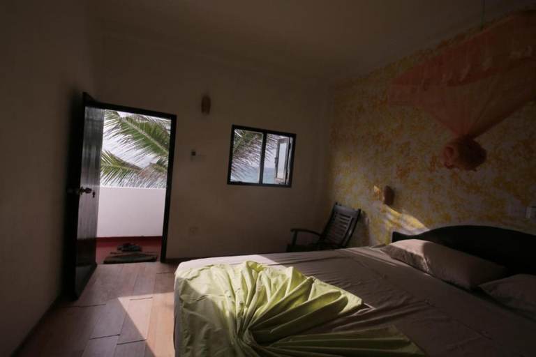 Bedroom 3, villa crocodile beach, Hikkaduwa