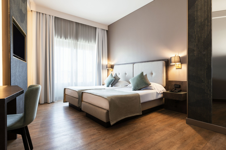 Mokinba Hotels King, Milano