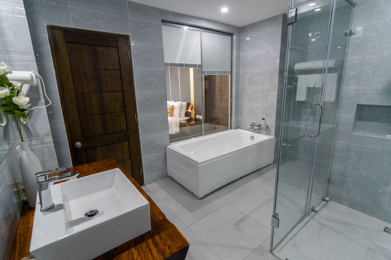 Bathroom 3, Hotel New Wave, Mandalay
