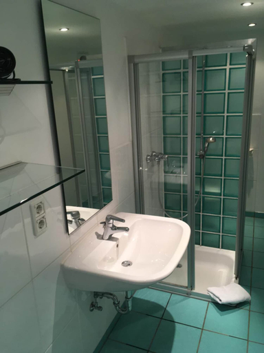 Bathroom 4, Hotel ZweiLinden, Rhein-Sieg-Kreis