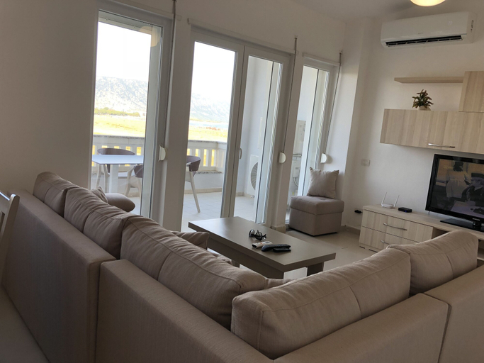 Others 4, Ocean view Penthouse, Shkodrës