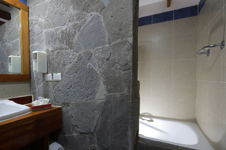 Bathroom, Boutique San Agustín Monasterio de la Recoleta, Urubamba