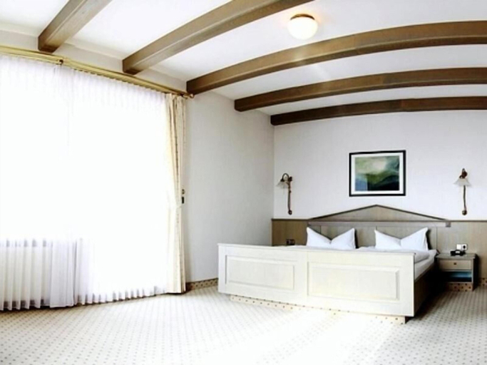 Bedroom 3, Hotel Drei Schwanen, Zwickau