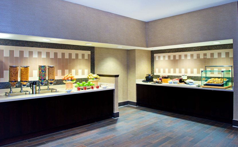 Food & Drinks 5, Embassy Suites by Hilton Austin Arboretum, Travis