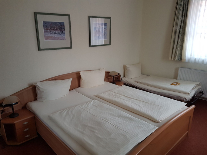 Bedroom 3, Ratskeller Nörten, Northeim