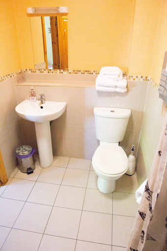 Bathroom 4, Groarty House & Manor B&B, Derry and Strabane