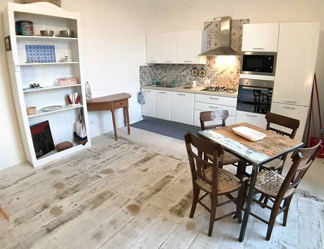 Private kitchen, Bilocale vista mare, Syracuse