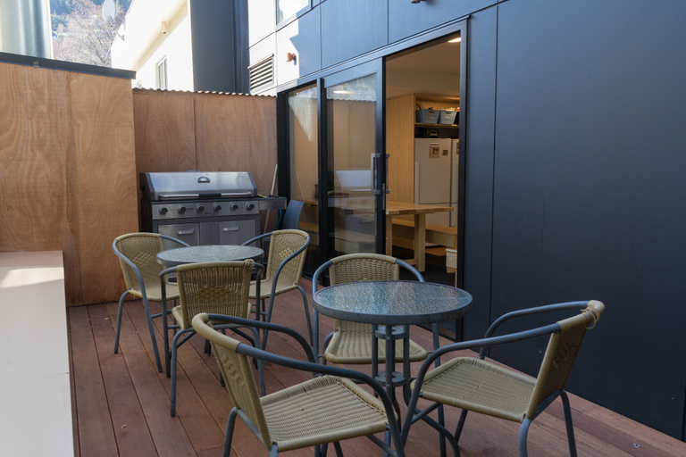 Others 4, Adventure Q2 Hostel, Queenstown-Lakes