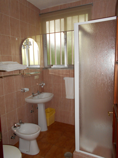 Bathroom 5, Hotel Vasco da Gama, Pontevedra