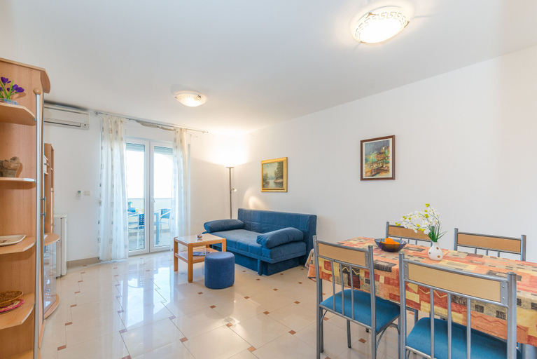 Others 5, Apartments Partelj, Vir