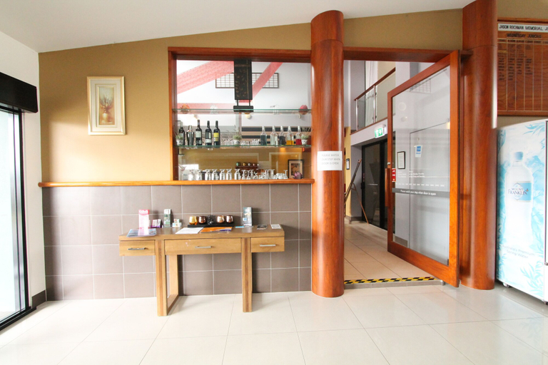 Others 5, Ayr Travellers Motel, Burdekin