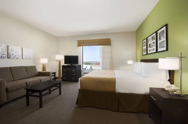 Bedroom 1, PetroStay Inn & Suites Cotulla, La Salle