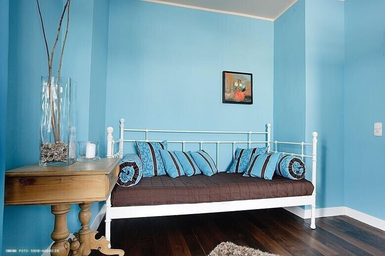 Bedroom 2, Rebenhaus Meißen, Meißen