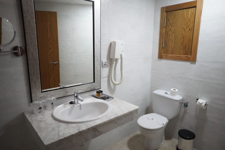 Bathroom 5, Alba Seleqtta, Girona