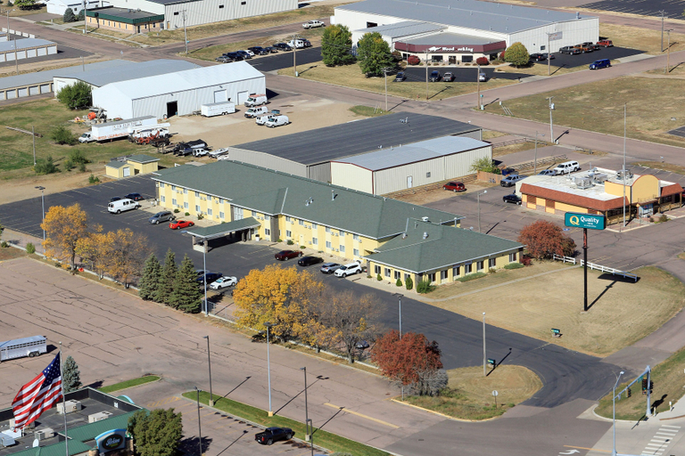 Exterior & Views 2, Quality Inn Mitchell I-90, Davison