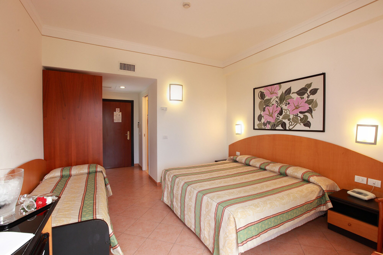 Bedroom 3, Hotel Caravel, Napoli
