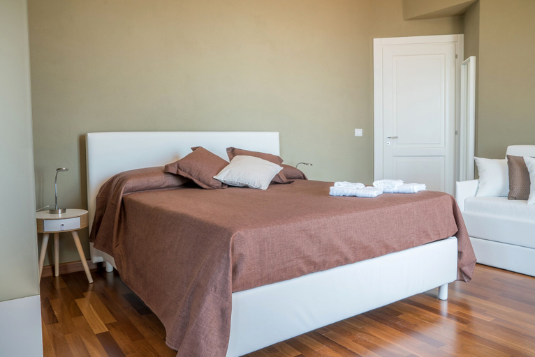 Bedroom 5, Plaium Montis, Salerno