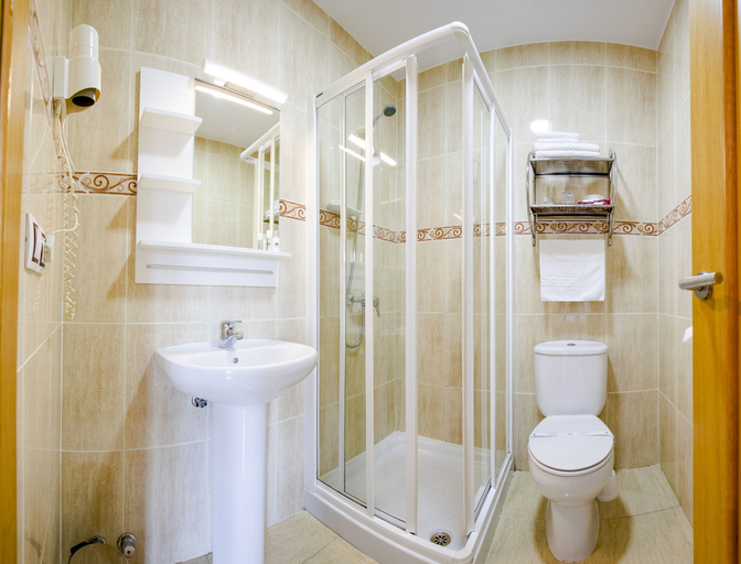 Bathroom 5, Hotel Arce Baiona, Pontevedra