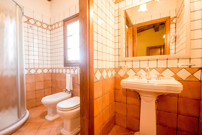 Bathroom 4, Tenuta Castellare di Tonda, Florence