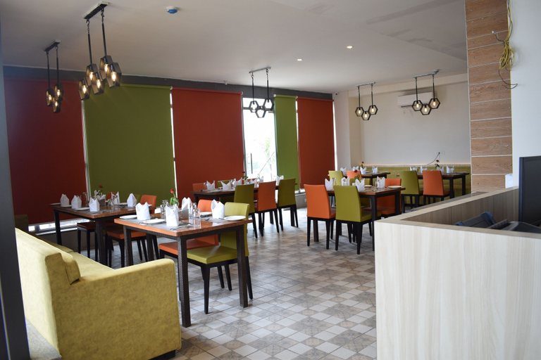 Food & Drinks 5, Hotel Deep Clarks Inn Lucknow, Lucknow