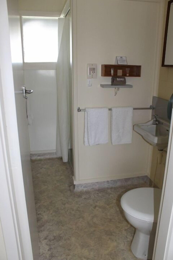 Bathroom 3, Wairoa Motel, Wairoa