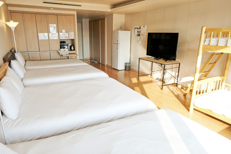 Bedroom 2, Gogo House, Jung
