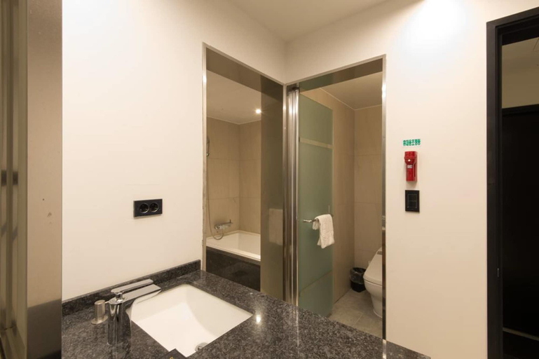 Bathroom 4, The Empress Hotel, Yuseong